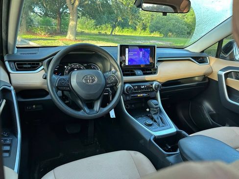 Certified 2025 Toyota RAV4 LE AWD/4WD image 13