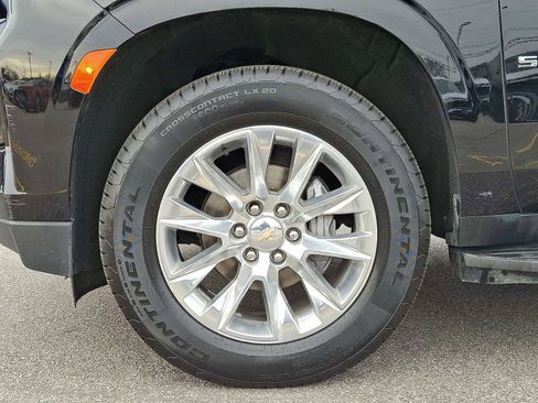 Used 2024 Chevrolet Suburban Premier image 38