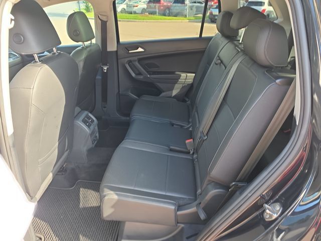 Used 2020 Volkswagen Tiguan SEL FWD image 22