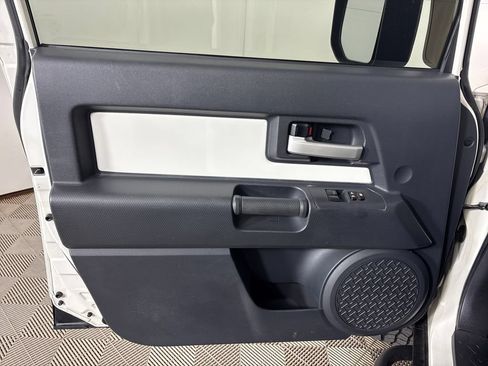 Used 2014 Toyota FJ Cruiser 4WD w/ Upgrade Package image 23