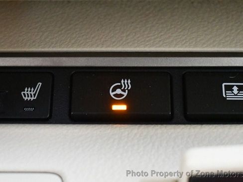 Used 2013 Lexus ES 300h image 49