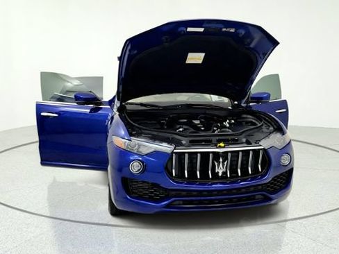 Used 2023 Maserati Levante GT AWD/4WD image 12
