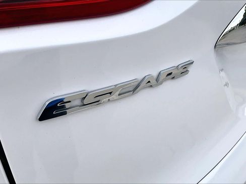Used 2014 Ford Escape Titanium w/ Equipment Group 401A FWD image 31