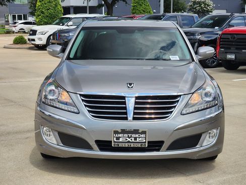 Used 2013 Hyundai Equus Signature RWD image 2
