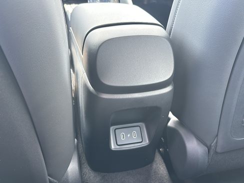 New 2026 Hyundai Elantra Limited FWD image 14