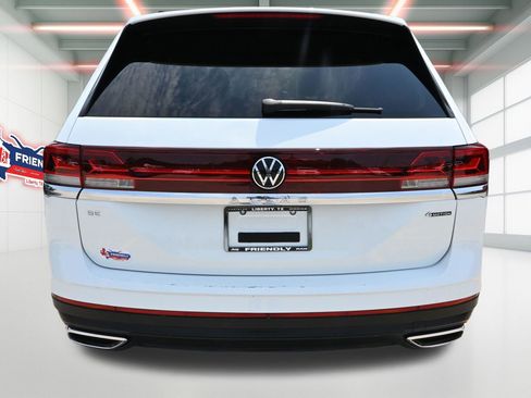 Used 2024 Volkswagen Atlas SE AWD/4WD image 36