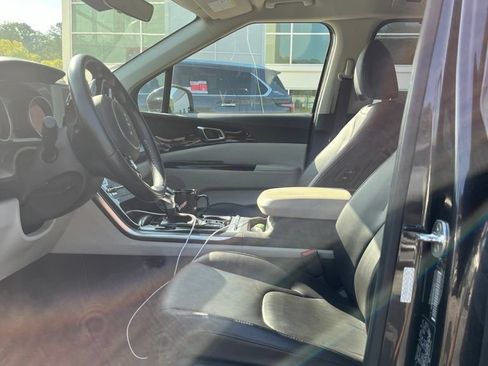 Used 2022 Kia Carnival SX FWD image 3