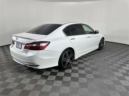 Used 2017 Honda Accord Sport Special Edition image 8