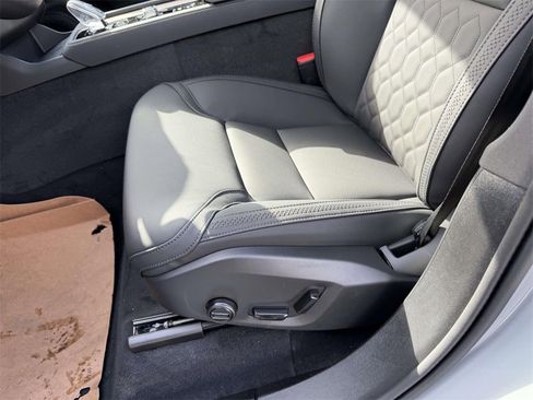 New 2026 Volvo XC90 B6 Plus w/ Protection Package Premier AWD/4WD image 16