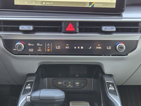 New 2026 Kia Sorento EX FWD image 16