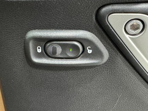 Used 2015 Jeep Wrangler Unlimited Sahara w/ Connectivity Group image 21