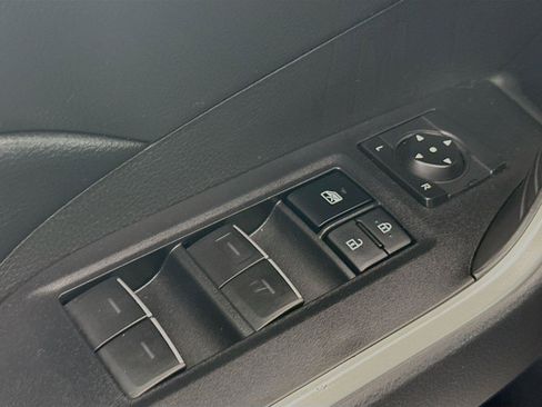 Used 2022 Toyota RAV4 XLE FWD image 27