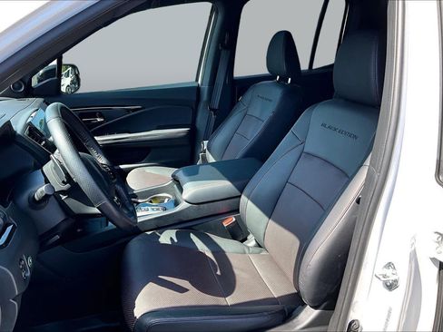 Used 2025 Honda Ridgeline Black Edition image 8