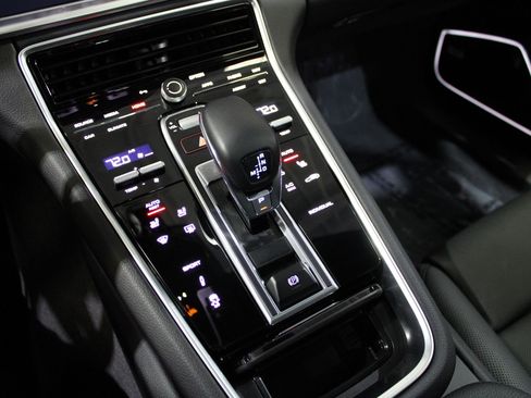 Used 2023 Porsche Panamera Platinum Edition image 46