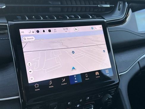 Used 2023 Jeep Grand Cherokee 30th Anniversary image 33