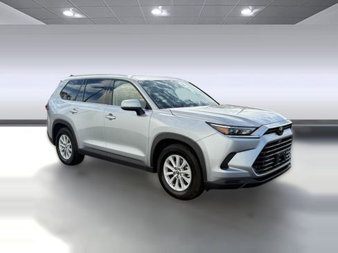 Used 2025 Toyota Grand Highlander XLE image 7