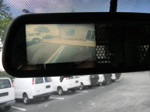 Used 2018 Chevrolet Express 2500 w/ Driver Convenience Package RWD image 16