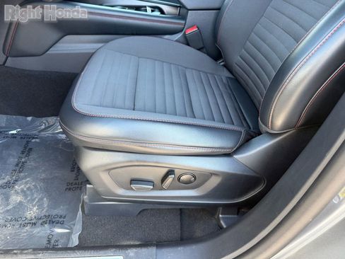 Used 2025 Ford Explorer ST-Line w/ Premium Package image 13