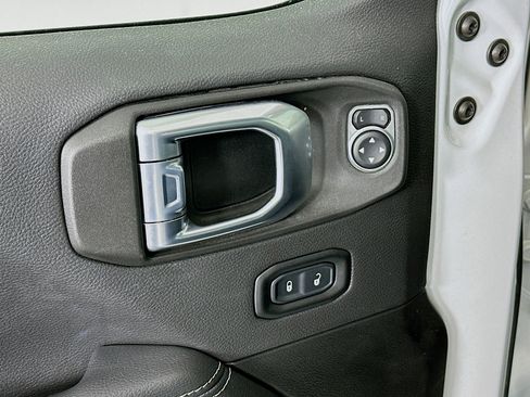 Used 2021 Jeep Wrangler Sahara w/ Safety Group image 15