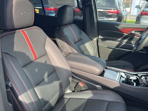 New 2026 Chevrolet Traverse RS w/ LPO, Floor Liner Package AWD/4WD image 13