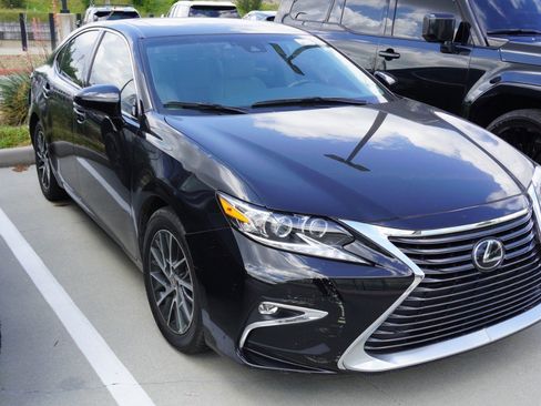 Used 2017 Lexus ES 350 image 3