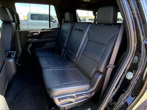 Used 2025 Chevrolet Tahoe Z71 image 21