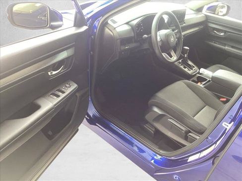 Used 2025 Honda CR-V LX image 11