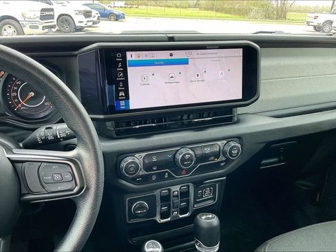 Used 2025 Jeep Wrangler Sport image 9