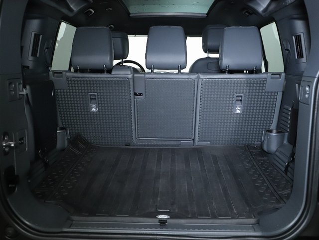 Used 2022 Land Rover Defender 110 X-Dynamic HSE AWD/4WD image 35