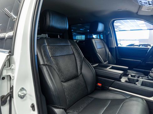 Used 2023 Toyota Tundra Limited AWD/4WD image 17