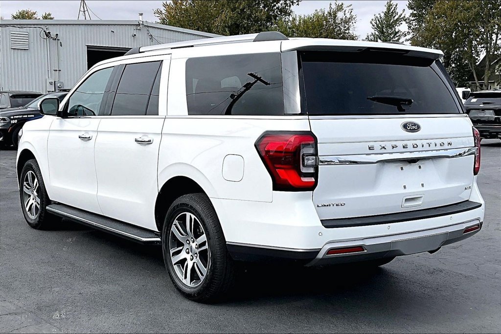 Used 2023 Ford Expedition Max Limited RWD image 3