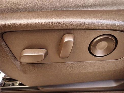 Used 2022 Chevrolet Tahoe LT w/ LT Signature Package image 15