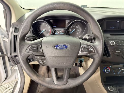 Used 2017 Ford Focus SE FWD image 17