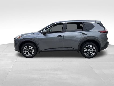 Used 2023 Nissan Rogue SV image 4