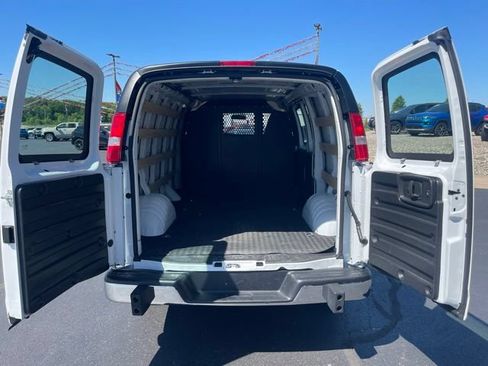 Used 2025 GMC Savana 2500 w/ Driver Convenience Package RWD image 6
