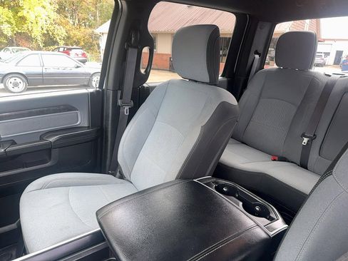 Used 2021 RAM 2500 Big Horn w/ Level 1 Equipment Group image 17