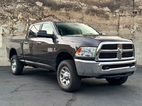 Used 2017 RAM 2500 SLT AWD/4WD image 3