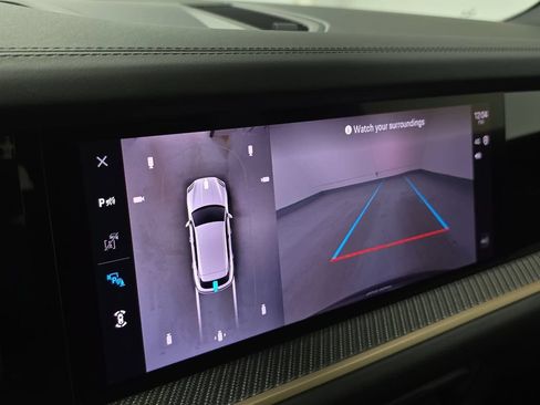 Certified 2024 Porsche Cayenne AWD/4WD image 18