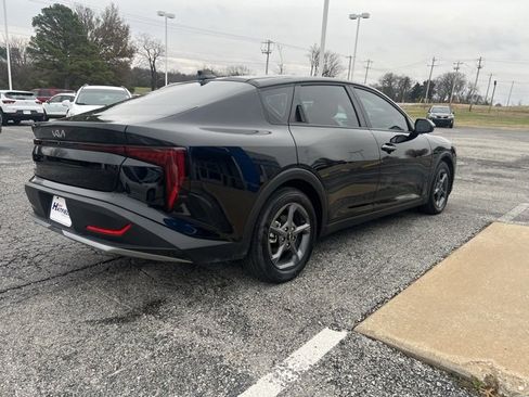 Used 2025 Kia K4 LXS image 6