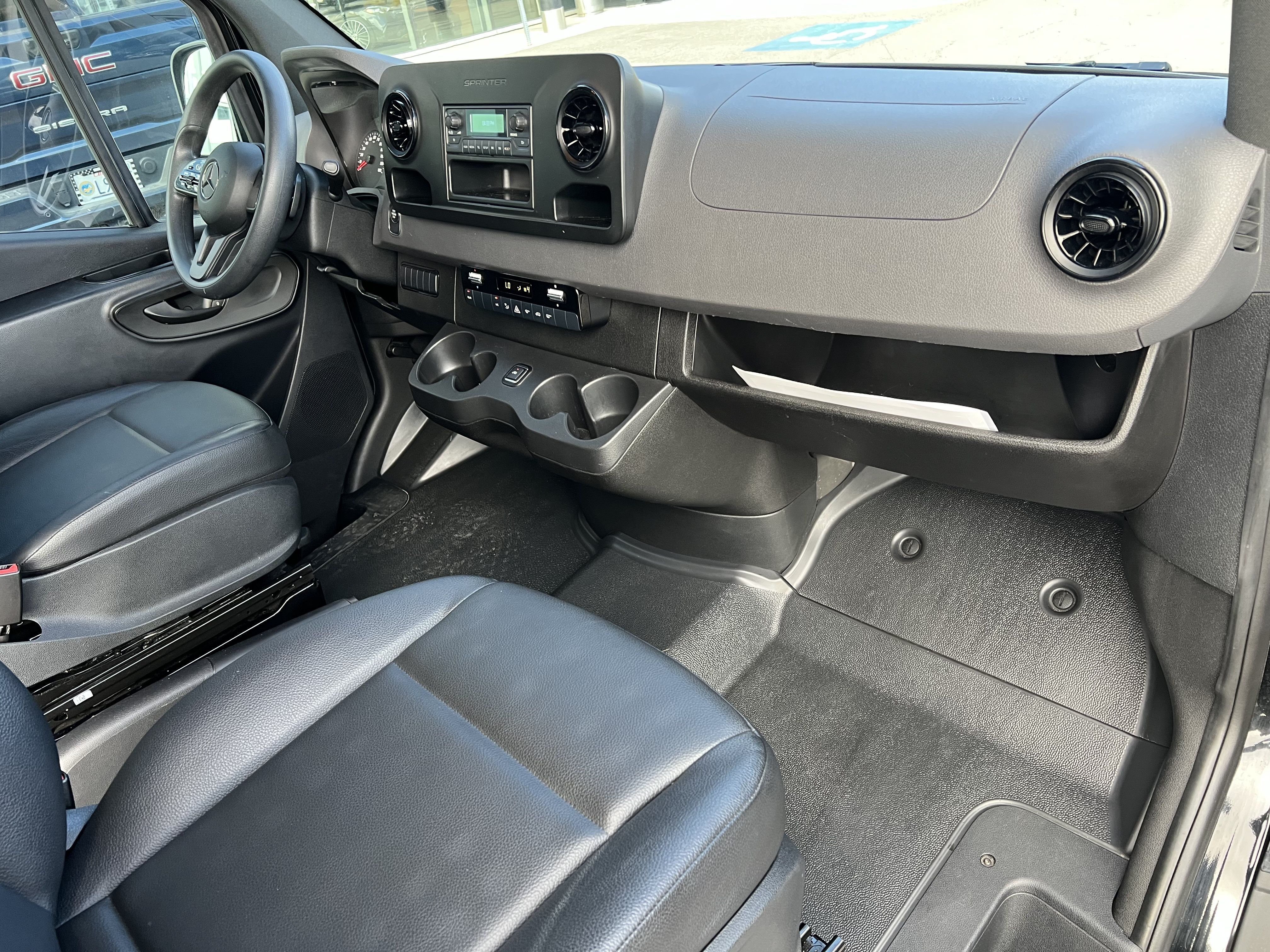 Used 2023 Mercedes-Benz Sprinter 2500 image 22