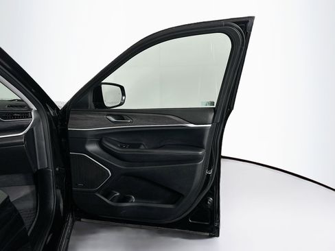 Used 2021 Jeep Grand Cherokee L Limited image 35