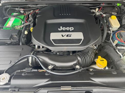 Used 2016 Jeep Wrangler Unlimited Sport w/ Connectivity Group image 37