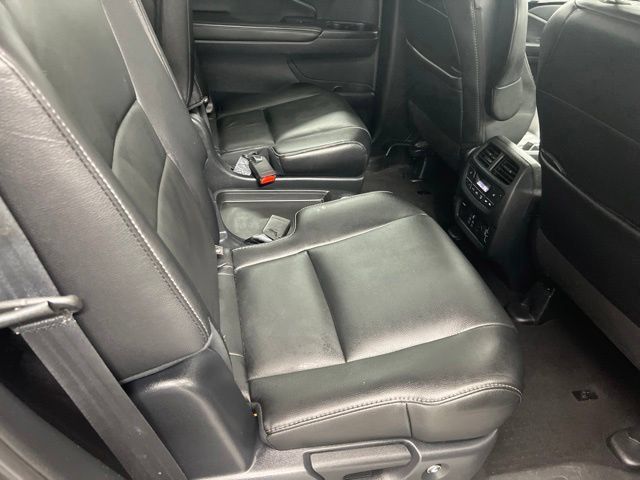 Used 2020 Honda Pilot Touring image 23