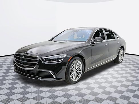 Used 2023 Mercedes-Benz S 580 4MATIC Sedan image 2