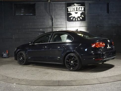 Used 2012 Volkswagen Jetta GLI FWD image 3