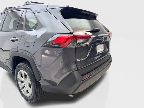 Used 2021 Toyota RAV4 LE FWD image 19