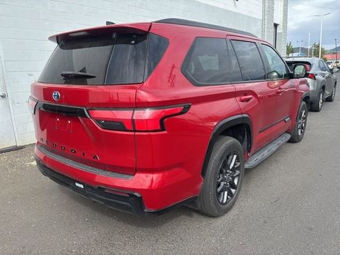 Used 2023 Toyota Sequoia Platinum image 2