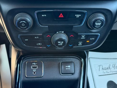Used 2019 Jeep Compass Limited FWD image 20