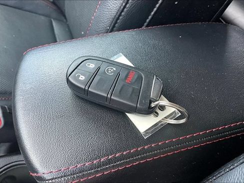 Used 2017 Jeep Compass Trailhawk w/ Leather Interior Group AWD/4WD image 34