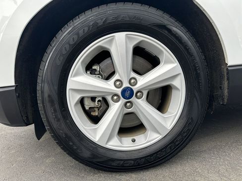 Used 2020 Ford Edge SE image 12